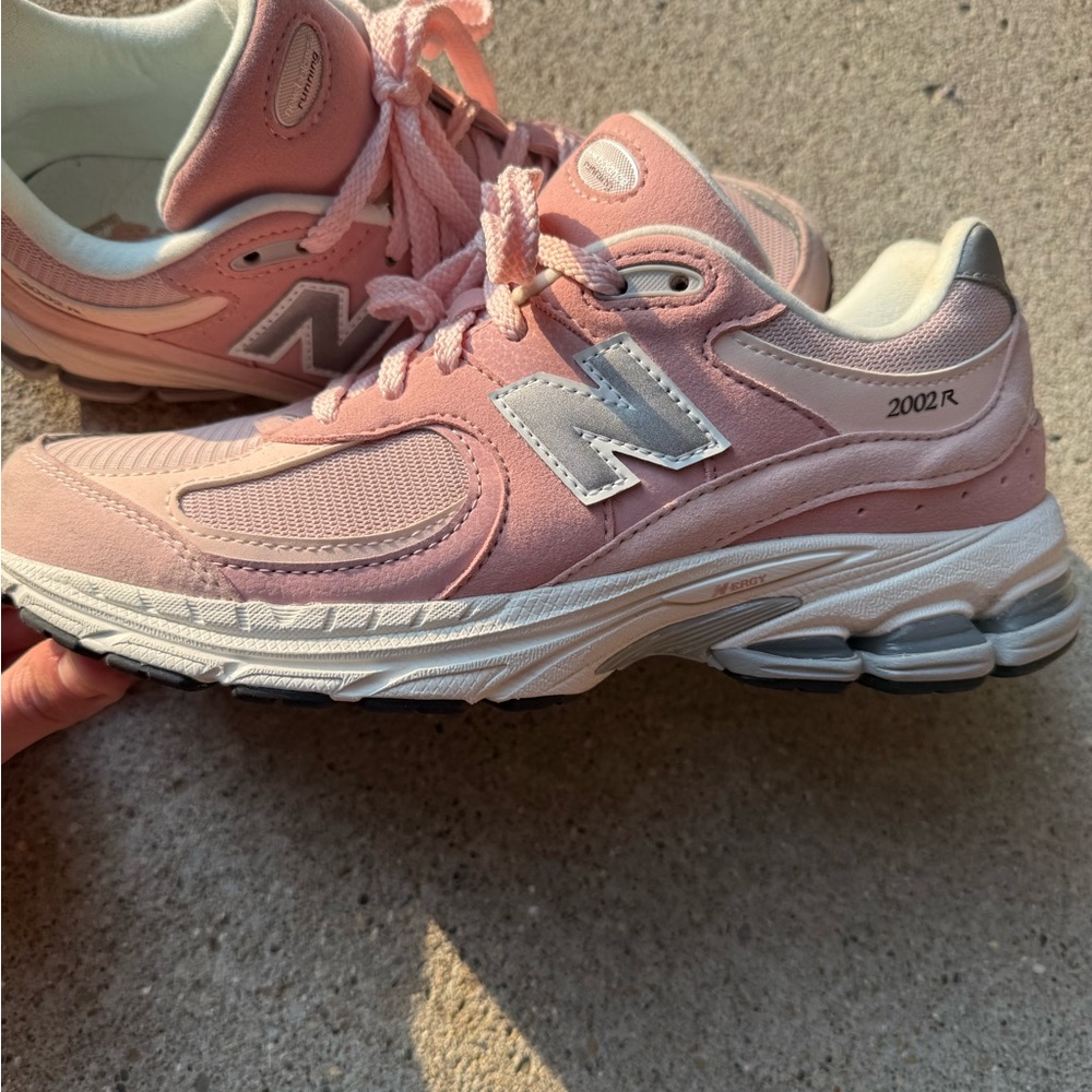 NWOT New Balance Pink and White Women's Running Sneakers - Picture 2 of 16